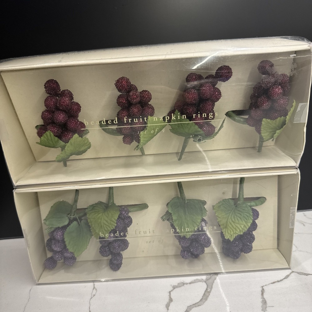 Pier 1  Beaded Fruit Grapes Red & Purple Napkin Rings 2 Sets 8 Total Wine Italy